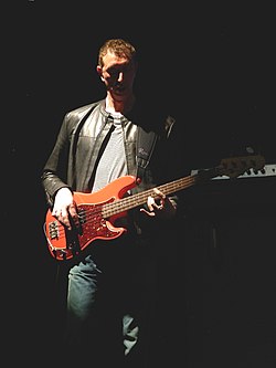 Pino-Palladino-The_Who_Philadelphia_PA_Oct._26,_2008 Bassiste Pino Palladino performing with the Who in 2008